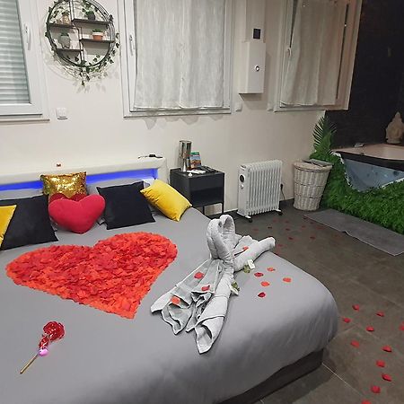 Suite Jacuzzi Privatif Plage Des Catalans Marseilles Buitenkant foto