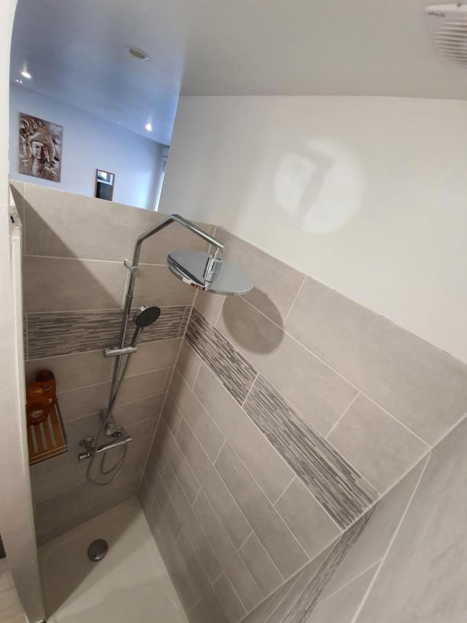 Suite Jacuzzi Privatif Plage Des Catalans Marseilles Buitenkant foto