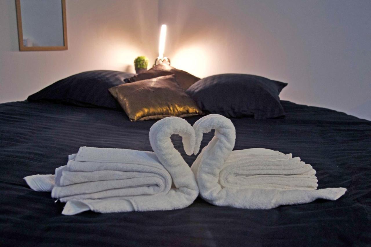 Suite Jacuzzi Privatif Plage Des Catalans Marseilles Buitenkant foto