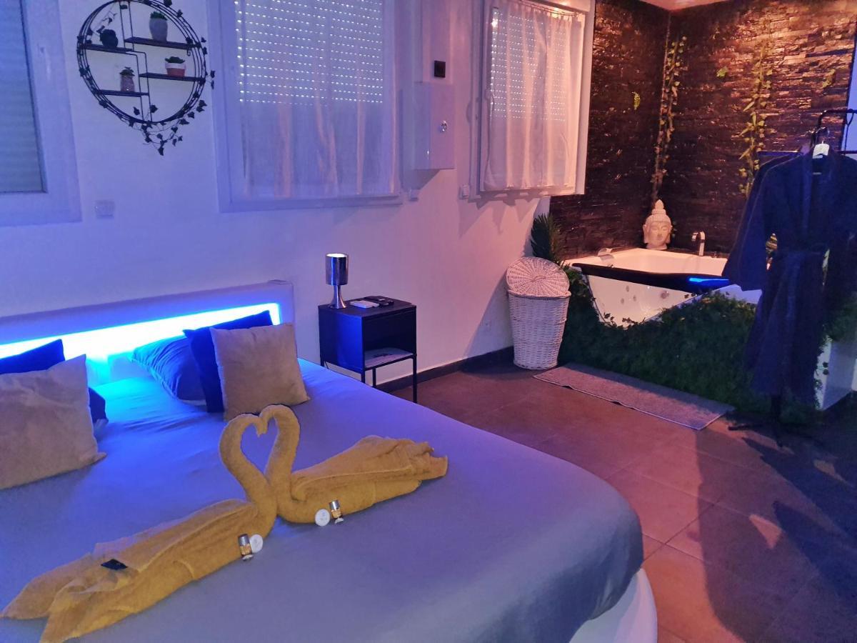 Suite Jacuzzi Privatif Plage Des Catalans Marseilles Buitenkant foto